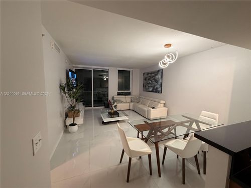 1204-253 Ne 2nd St, Miami, FL, 33132 | Card Image