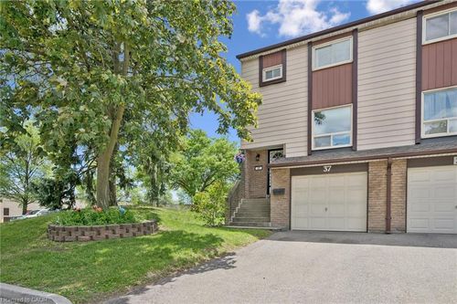 37-1221 Dundix Road, Mississauga, ON, L4Y3Y9 | Card Image
