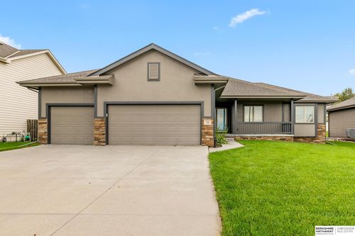 1402 N 180th Ave, Elkhorn, NE, 68022-3877 | Card Image