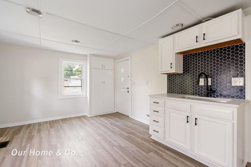 240 W 3rd St, Imlay City, MI, 48444-1032 | Card Image