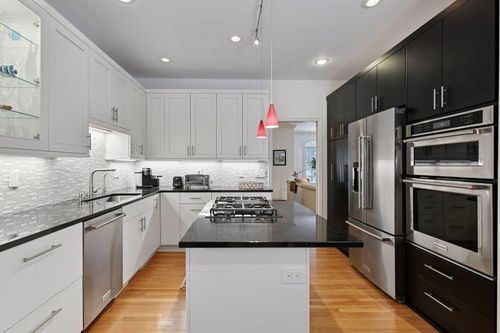 103 Edgewood Ct, Wayzata, MN, 55391-1063 | Card Image