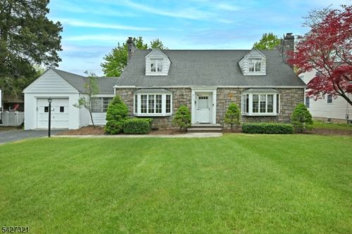 115 Center St, Pompton Lakes, NJ, 07442-1913 | Card Image