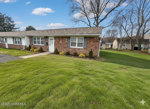 153-7 Nebraska Dr, Matawan, NJ, 07747-3654 | Card Image