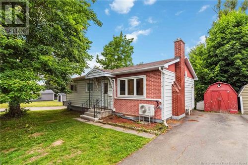 118 Drummond St, Moncton, NB, E1A2Z4 | Card Image