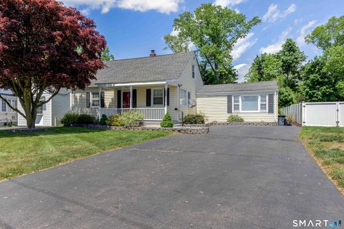 26 Macarthur Road, North Haven, CT, 06473 | Card Image