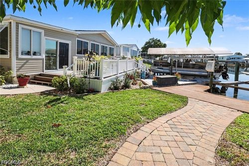 11111 Bayside Ln, FORT MYERS BEACH, FL, 33931-3126 | Card Image