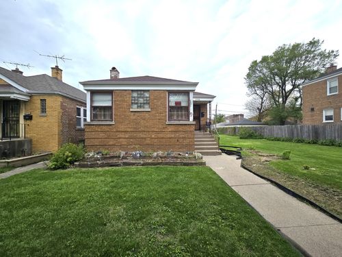 8226 S Colfax Ave, Chicago, IL, 60617-2030 | Card Image