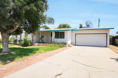 666 N Pepper St, Woodlake, CA, 93286-1118 | Card Image