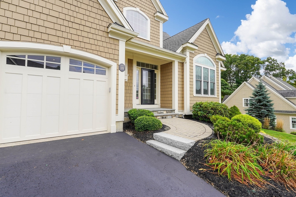 Adams Farm Rd, Shrewsbury, MA 01545