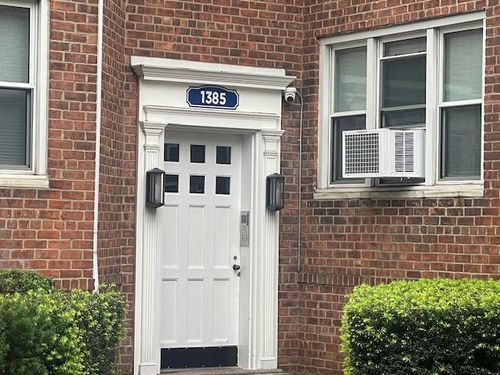 apt-a31-1385 Broadway, Hewlett, NY, 11557-1324 | Card Image