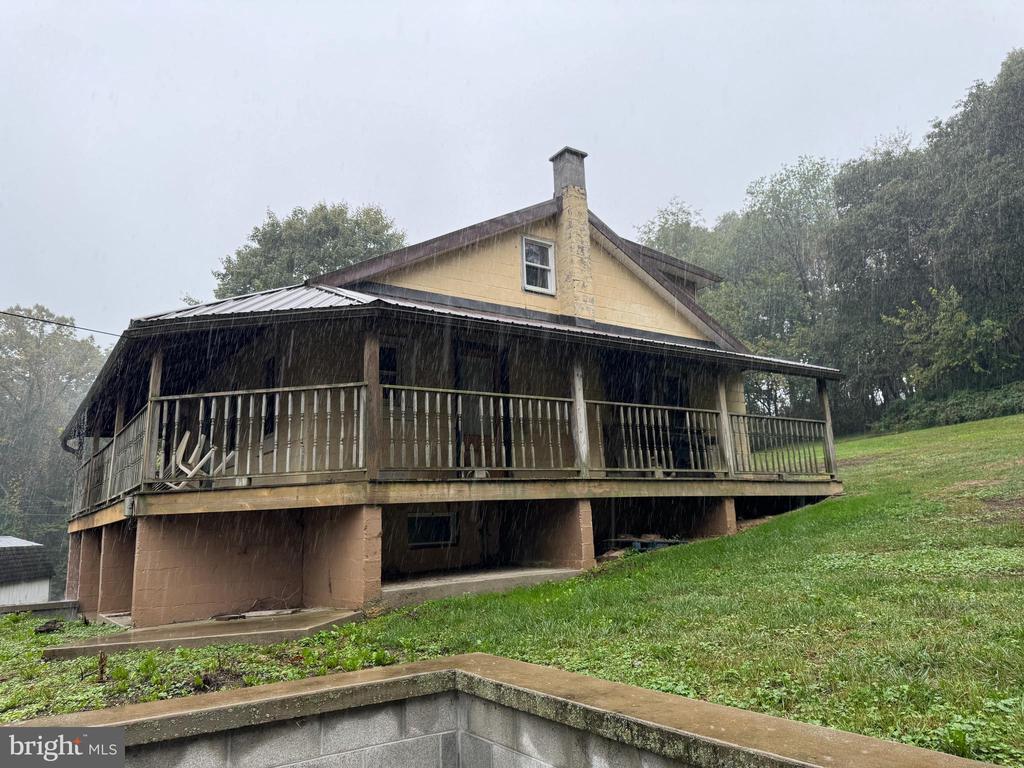 Hollow Rd, Quarryville, PA 17566