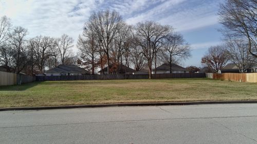 2721 S Timbercreek Ave, Springfield, MO, 65807-5507 | Card Image