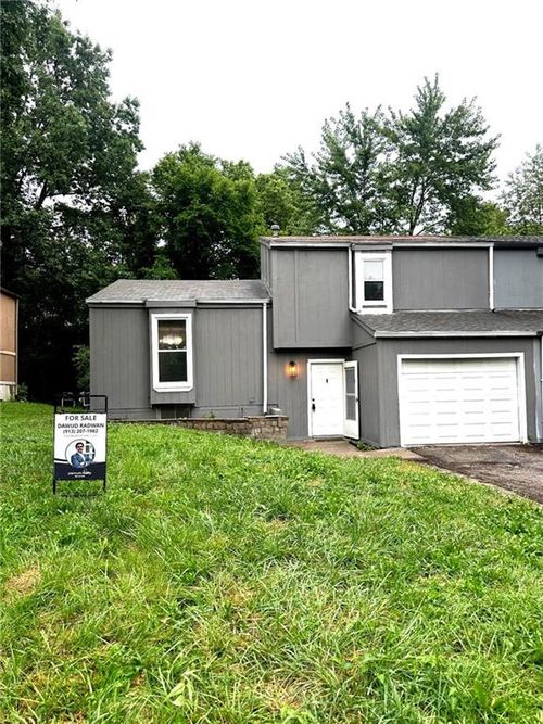 9525 Manning Ave, Kansas City, MO, 64134-2230 | Card Image