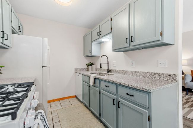 3242 Hill Ridge Dr, Townhouse with 3 bedrooms, 2 bathrooms and null parking in Eagan MN | Image 5
