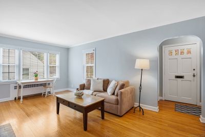 8 Crosshill Road, House other with 4 bedrooms, 2 bathrooms and null parking in West Hartford CT | Image 3