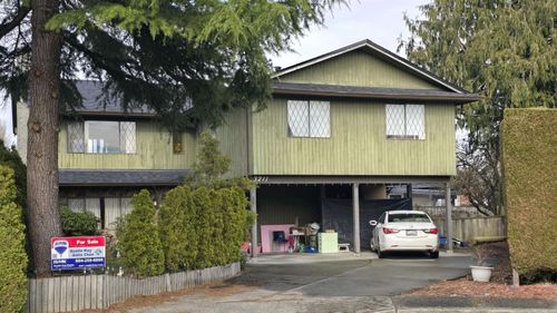3211 Bowen Dr, Richmond, BC, V7C4C6 | Card Image