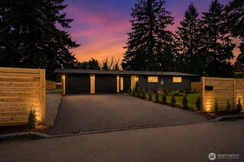 8102 Oakridge Dr Sw, Lakewood, WA, 98498-5962 | Card Image