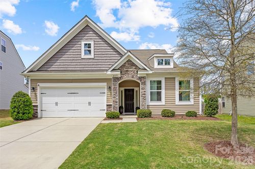 2315 Verde Creek Rd, Charlotte, NC, 28214-8338 | Card Image