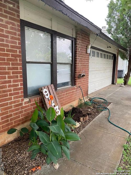 9731 Hidden Brk, San Antonio, TX, 78250-4839 | Card Image