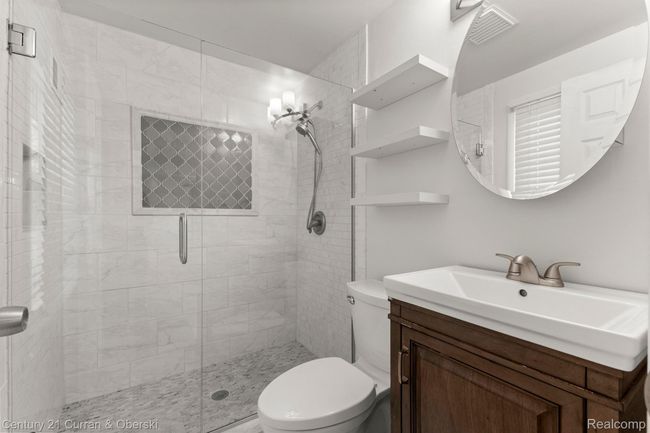 20740 Marter Rd, House other with 4 bedrooms, 3 bathrooms and null parking in Grosse Pointe Woods MI | Image 11