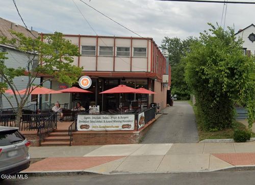 1725 Union St, Schenectady, NY, 12309-6221 | Card Image