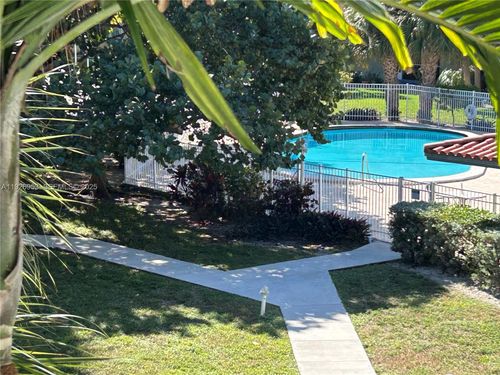 apt-312-250 Layne Blvd, Hallandale Beach, FL, 33009-5726 | Card Image