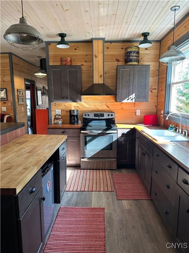Kitchen | Image 8