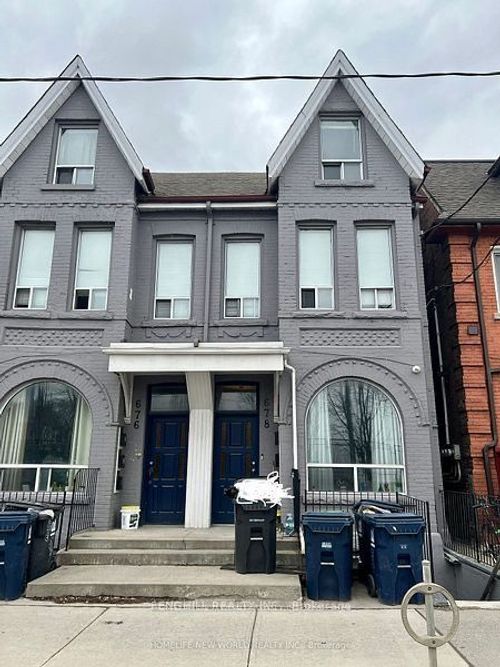 main-678 Bathurst St, Toronto, ON, M5S2R3 | Card Image
