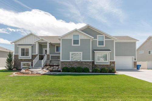 2401 W 2775 N, Farr West, UT, 84404-8716 | Card Image