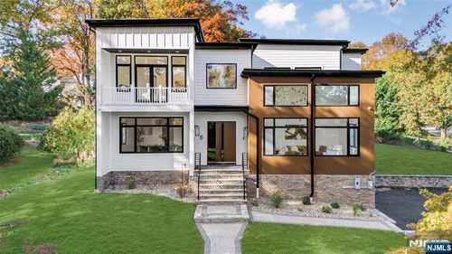 6 Cambridge Dr, Short Hills, NJ, 07078-1902 | Card Image