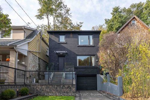 254 Hastings Ave, Toronto, ON, M4L2M1 | Card Image