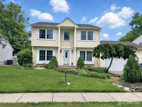 15 Lynn Ct, North Brunswick, NJ, 08902-2755 | Card Image