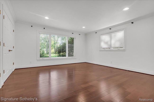 Spacious Bedroom 1 with En-Suite | Image 20