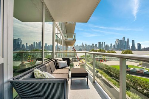 412-1000 Avenue At Port Imperial, Weehawken, NJ, 07086-6979 | Card Image