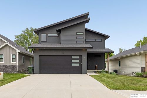 459 N Allen St, Bennington, NE, 68007-5051 | Card Image