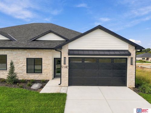9140 Lucena, Lincoln, NE, 68520-1221 | Card Image