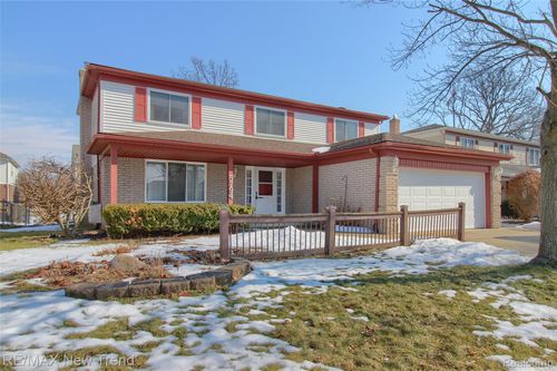 5794 Willow Creek Dr, Canton, MI, 48187-3323 | Card Image