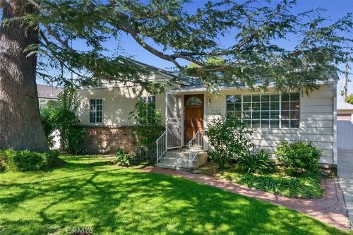 4425 Stern, Sherman Oaks, CA, 91423 | Card Image