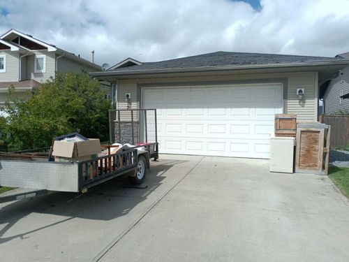 2 Holsworth Place, Sylvan Lake, AB, T4S0C5 | Card Image