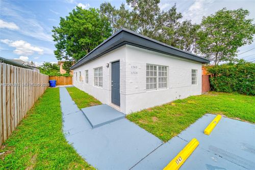1747-1747 Nw 40th St, Miami, FL, 33142-4855 | Card Image