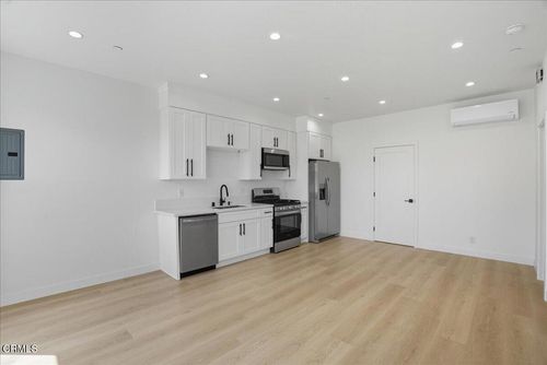 1903 E Ocean Ave, Ventura, CA, 93001-3447 | Card Image