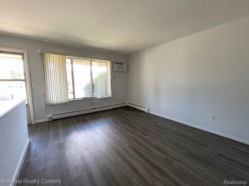 37-25259 Potomac Dr, South Lyon, MI, 48178-1079 | Card Image