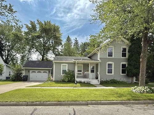 260 E Liberty Street, Berlin, WI, 54923 | Card Image