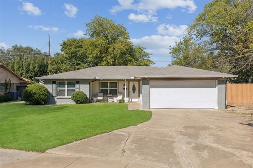 1901 Kris St, Irving, TX, 75060-5122 | Card Image