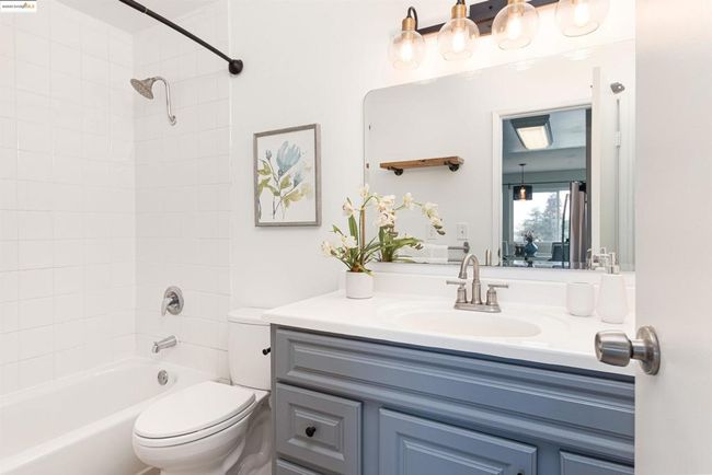APT-209 - 360 Vernon St, Condo with 2 bedrooms, 1 bathrooms and 1 parking in Oakland CA | Image 13