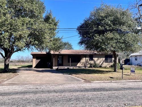 1004 N Center St, Weimar, TX, 78962-5288 | Card Image