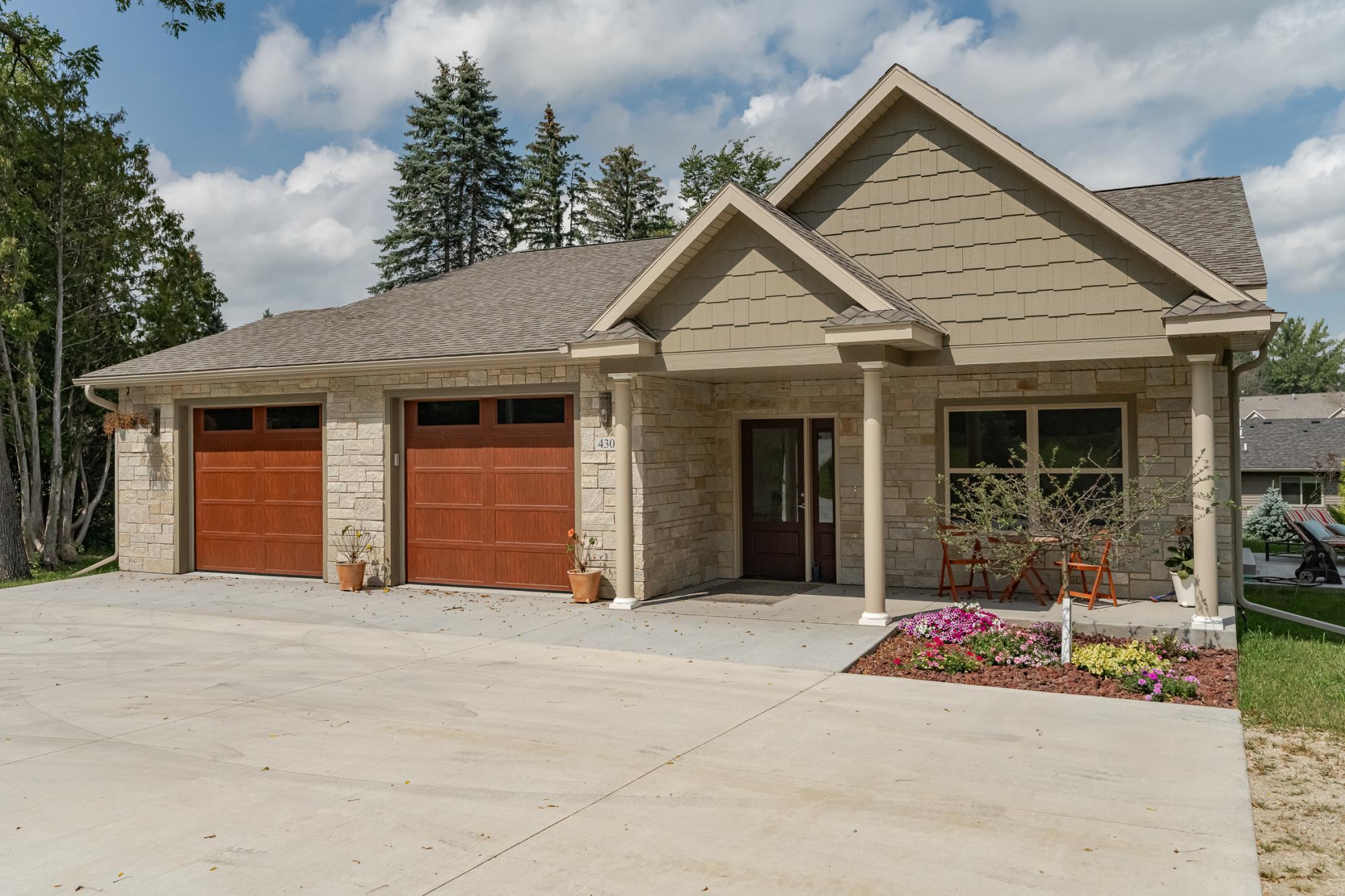 8th St, Pine Island, MN 55963
