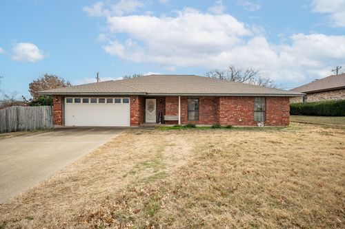 130 Ben Hogan Dr, Stephenville, TX, 76401-5915 | Card Image
