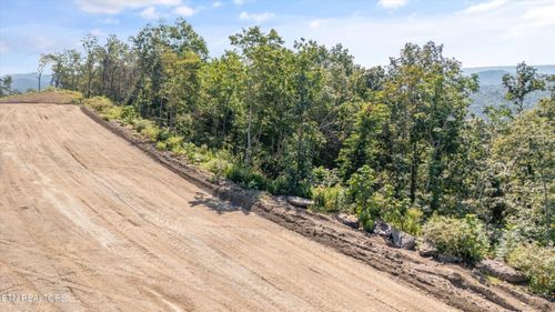 5 Sommet Ridge East, Tazewell, TN, 37879 | Card Image