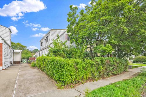 50 Utopia Pkwy, Fresh Meadows, NY, 11365-1633 | Card Image